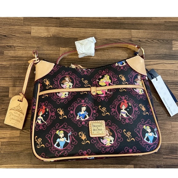 Disney Dooney and Bourke 1/2 Princess Marathon 2017 Purse NWT - Picture 1 of 7